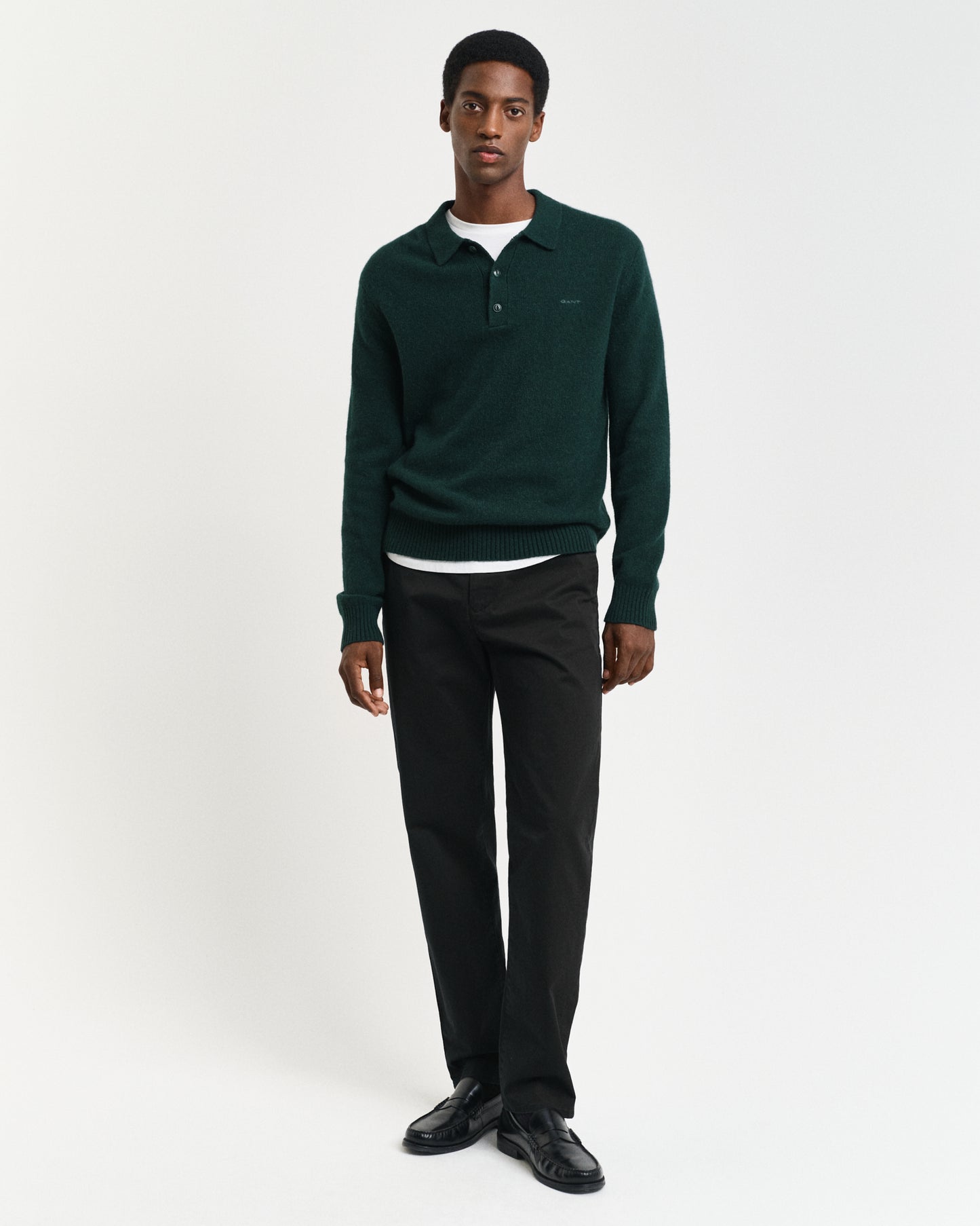 BLACK, REGULAR TWILL CHINOS BY GANT AU.