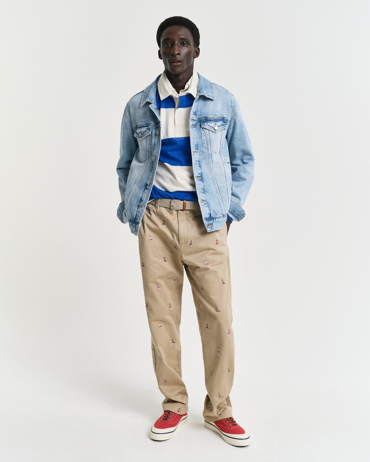 DARK KHAKI, STRAIGHT FIT EMB CHINOS BY GANT AU.