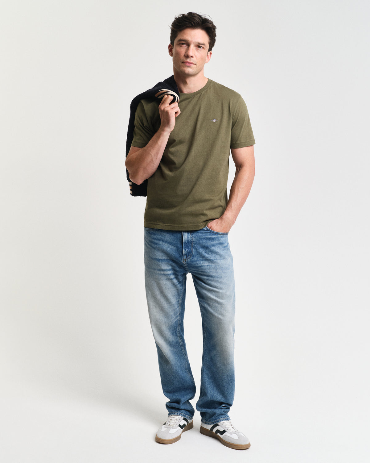 JUNIPER GREEN, REG SHIELD SS T-SHIRT BY GANT AU.