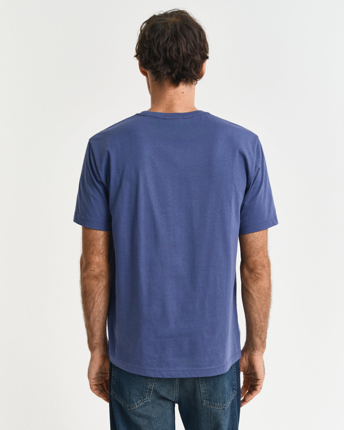 DUSTY NAVY, REG SHIELD SS T-SHIRT, BACK-VIEW BY GANT AU.