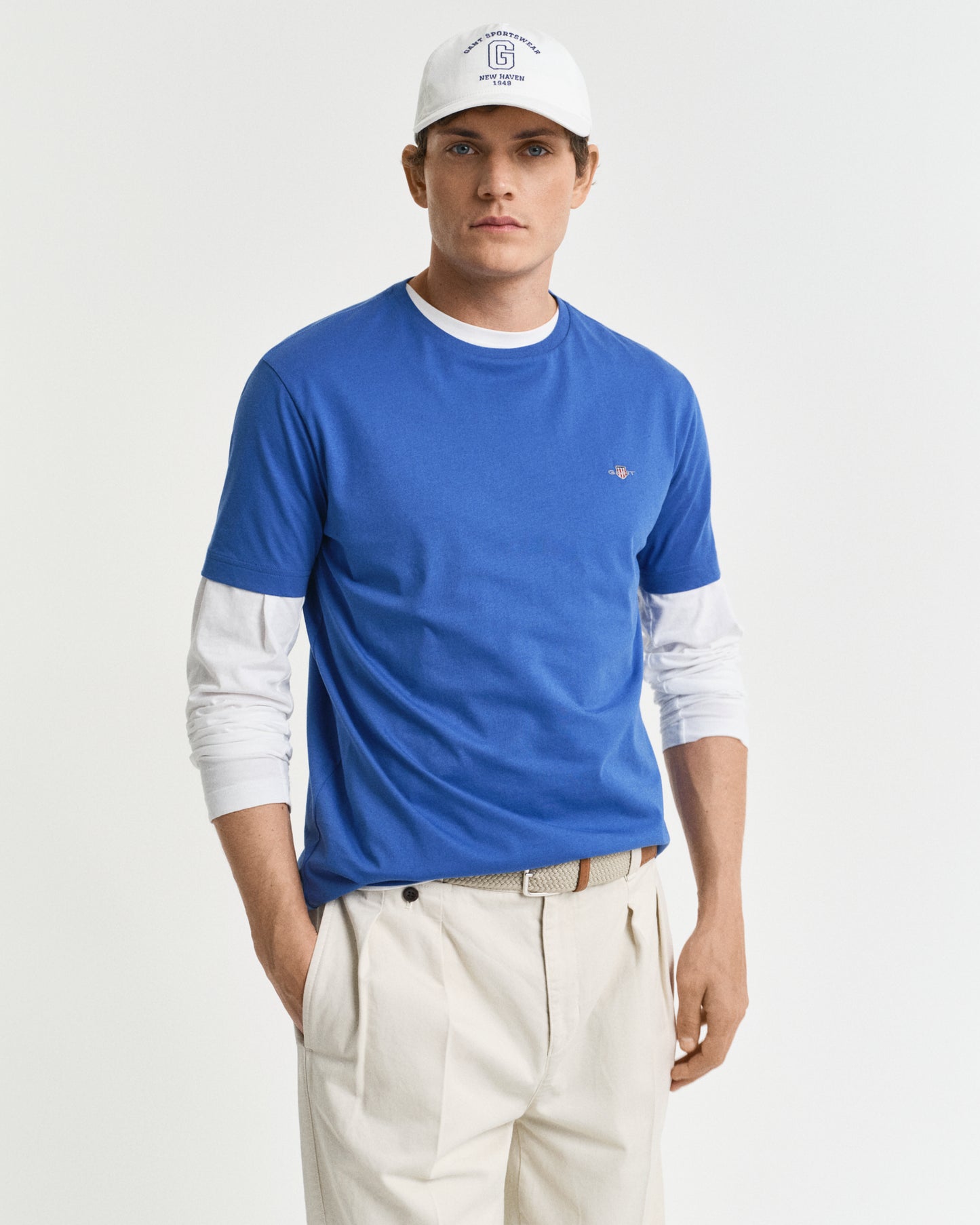 RICH BLUE, REG SHIELD SS T-SHIRT, FRONT-VIEW BY GANT AU.
