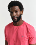 WATERMELON RED, REG SHIELD SS T-SHIRT, CLOSE-UP BY GANT AU.