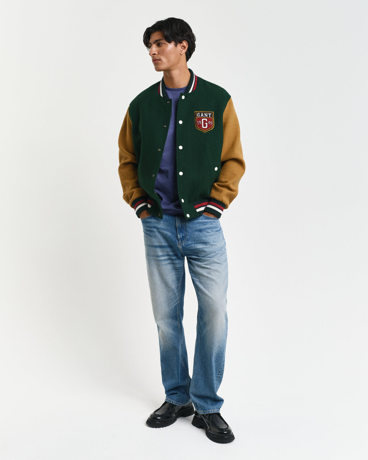 DK JEANSBLUE MELANGE, REG SHIELD SS T-SHIRT BY GANT AU.