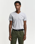 GREY MELANGE, SLIM SHIELD V-NECK T-SHIRT, FRONT-VIEW BY GANT AU.
