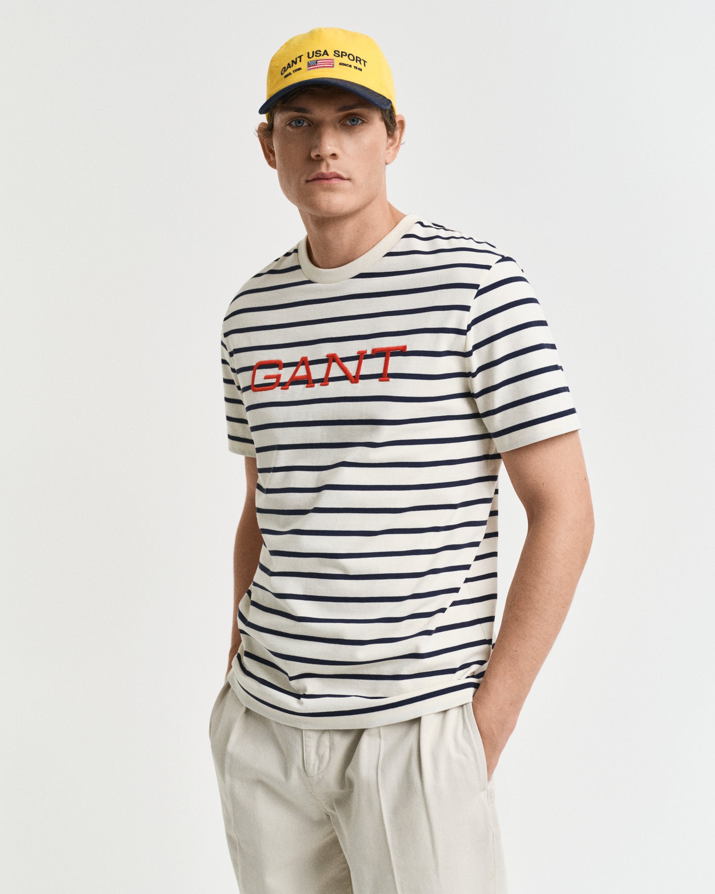 CREAM, GRAPHIC STRIPED SS T-SHIRT, FRONT-VIEW BY GANT AU.