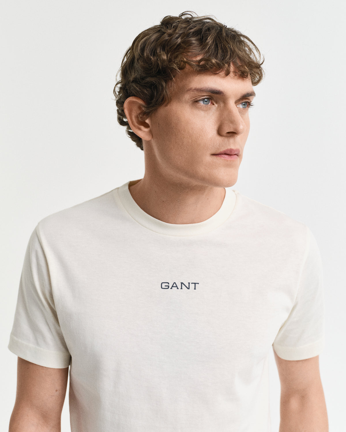 CREAM, GRAPHIC SS T-SHIRT, CLOSE-UP BY GANT AU.