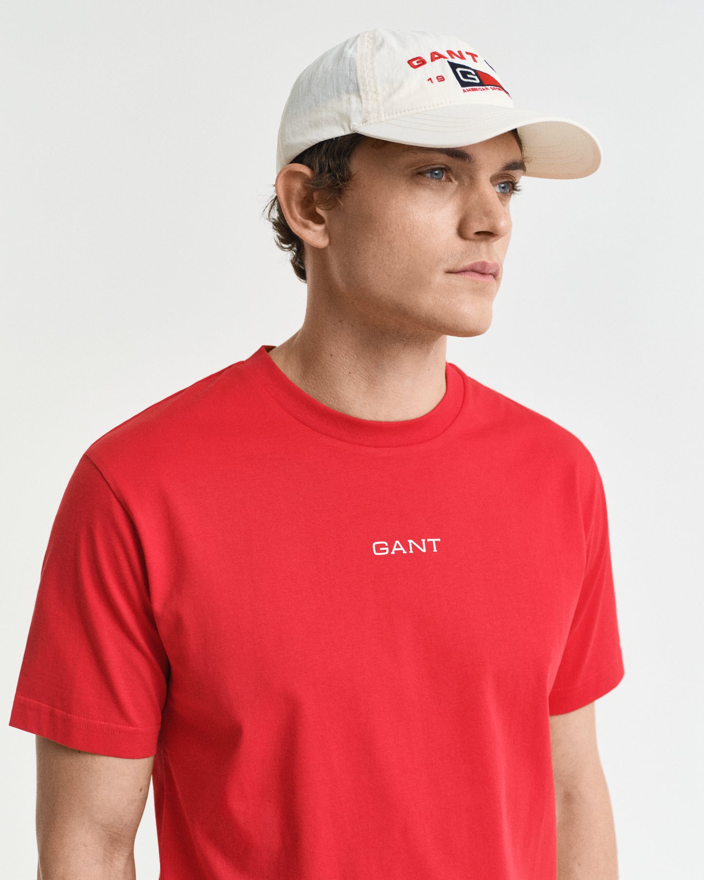 RUBY RED, GRAPHIC SS T-SHIRT, CLOSE-UP BY GANT AU.
