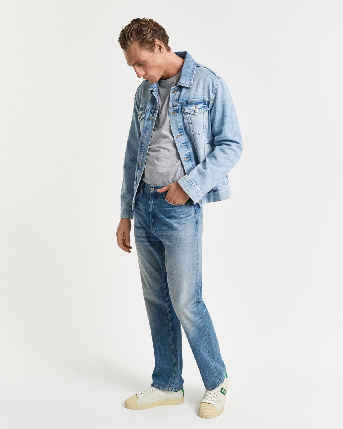 GREY MELANGE, REG SHIELD LS T-SHIRT BY GANT AU.