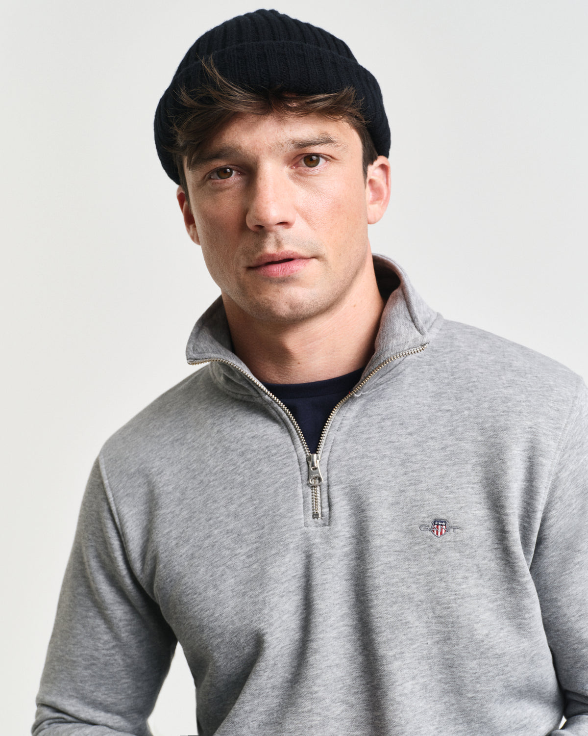 GREY MELANGE, REG SHIELD HALF ZIP SWEAT, CLOSE-UP BY GANT AU.