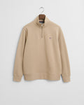 DRY SAND, REG SHIELD HALF ZIP SWEAT, FLAT-LAY BY GANT AU.