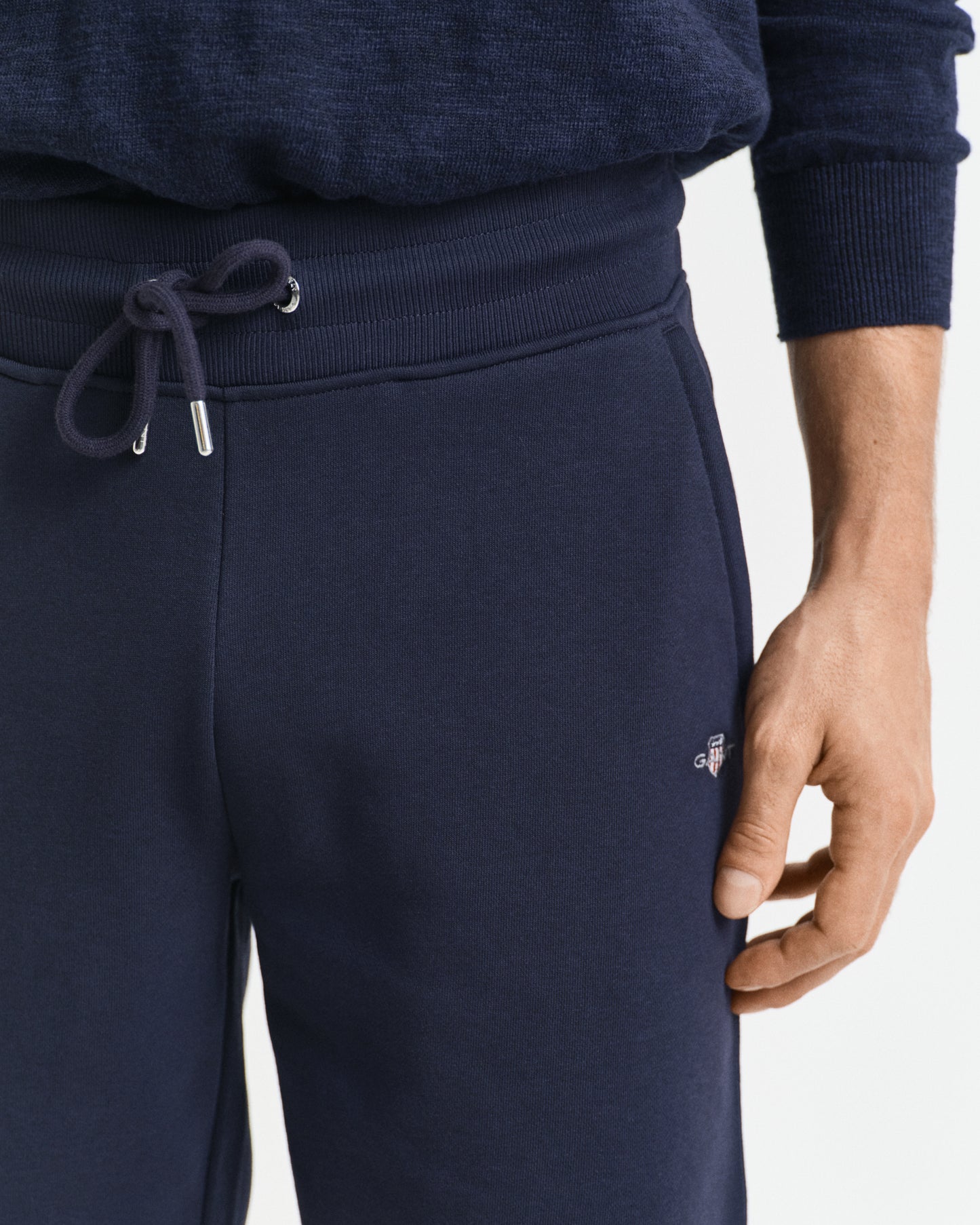 EVENING BLUE, REG SHIELD SWEAT SHORTS, CLOSE-UP BY GANT AU.