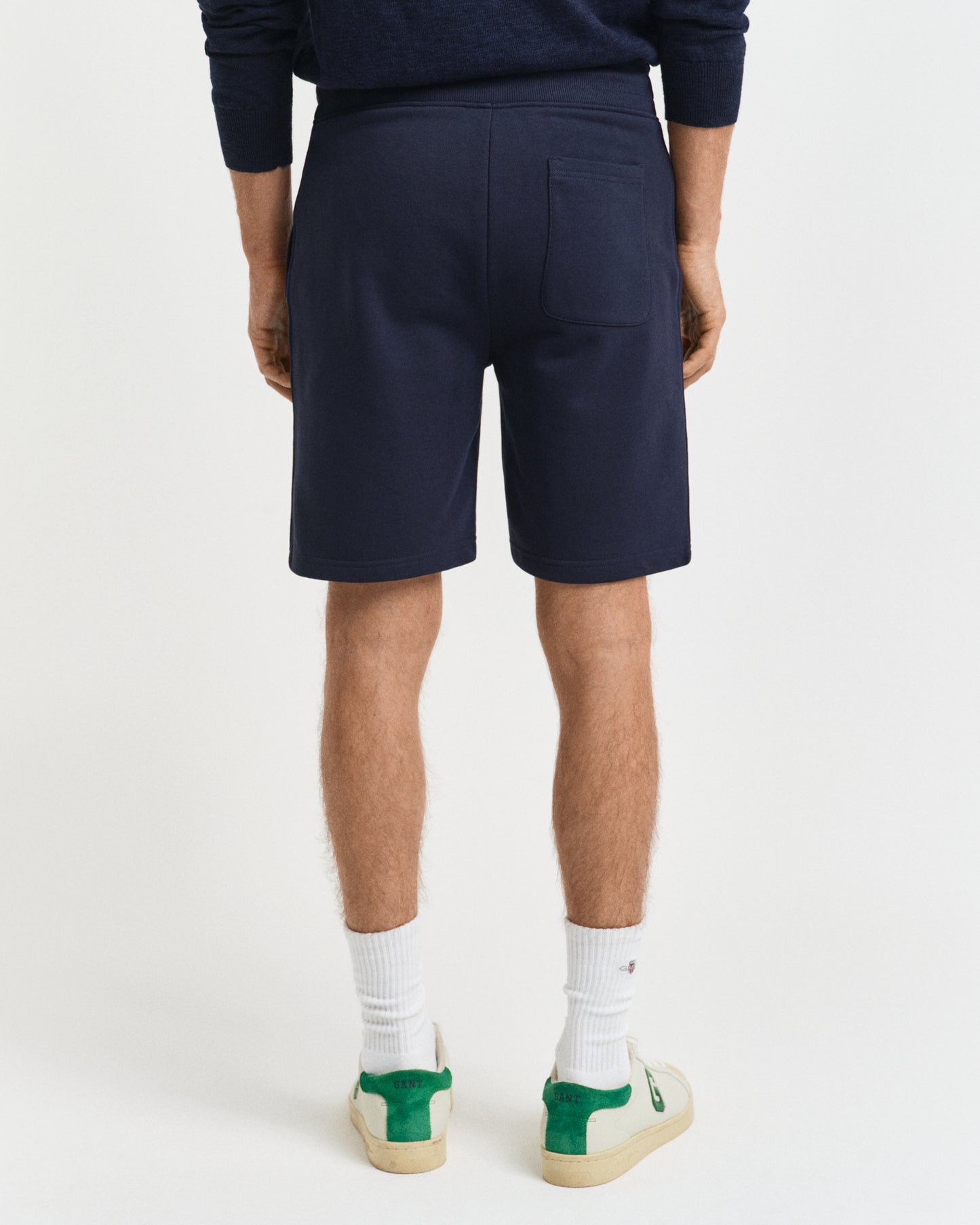 EVENING BLUE, REG SHIELD SWEAT SHORTS, BACK-VIEW BY GANT AU.