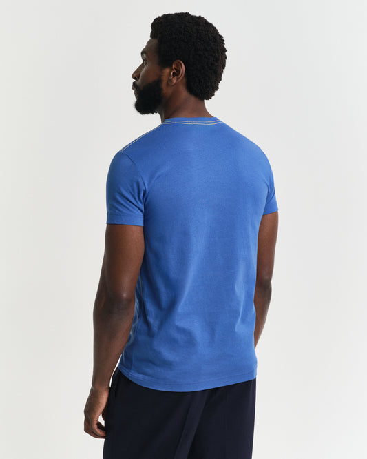RICH BLUE, CONTRAST LOGO SS T-SHIRT, BACK-VIEW BY GANT AU.