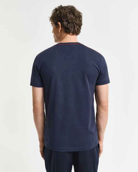EVENING BLUE, CONTRAST LOGO SS T-SHIRT, BACK-VIEW BY GANT AU.