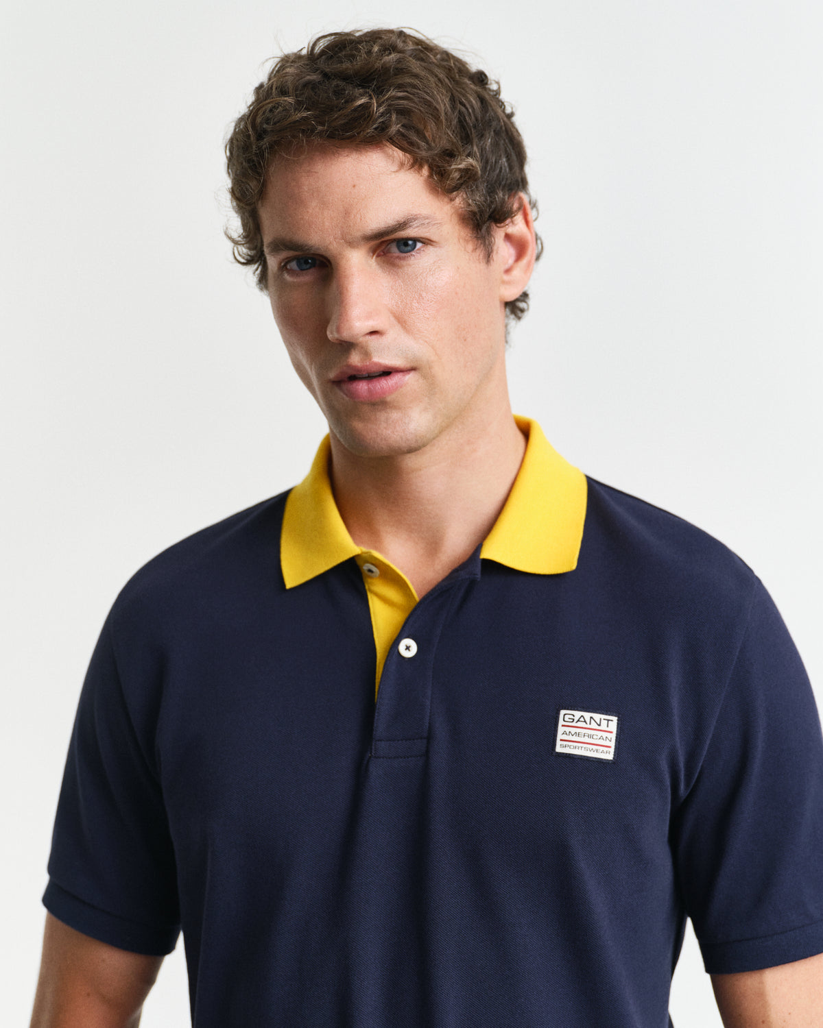EVENING BLUE, CONTRAST SS POLO, CLOSE-UP BY GANT AU.
