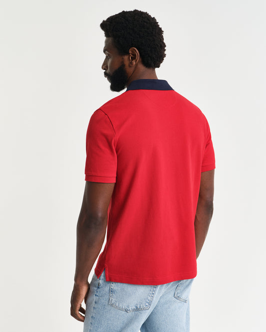 RUBY RED, CONTRAST SS POLO, BACK-VIEW BY GANT AU.