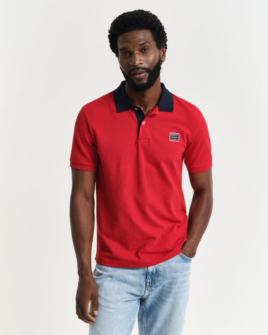 RUBY RED, CONTRAST SS POLO, FRONT-VIEW BY GANT AU.