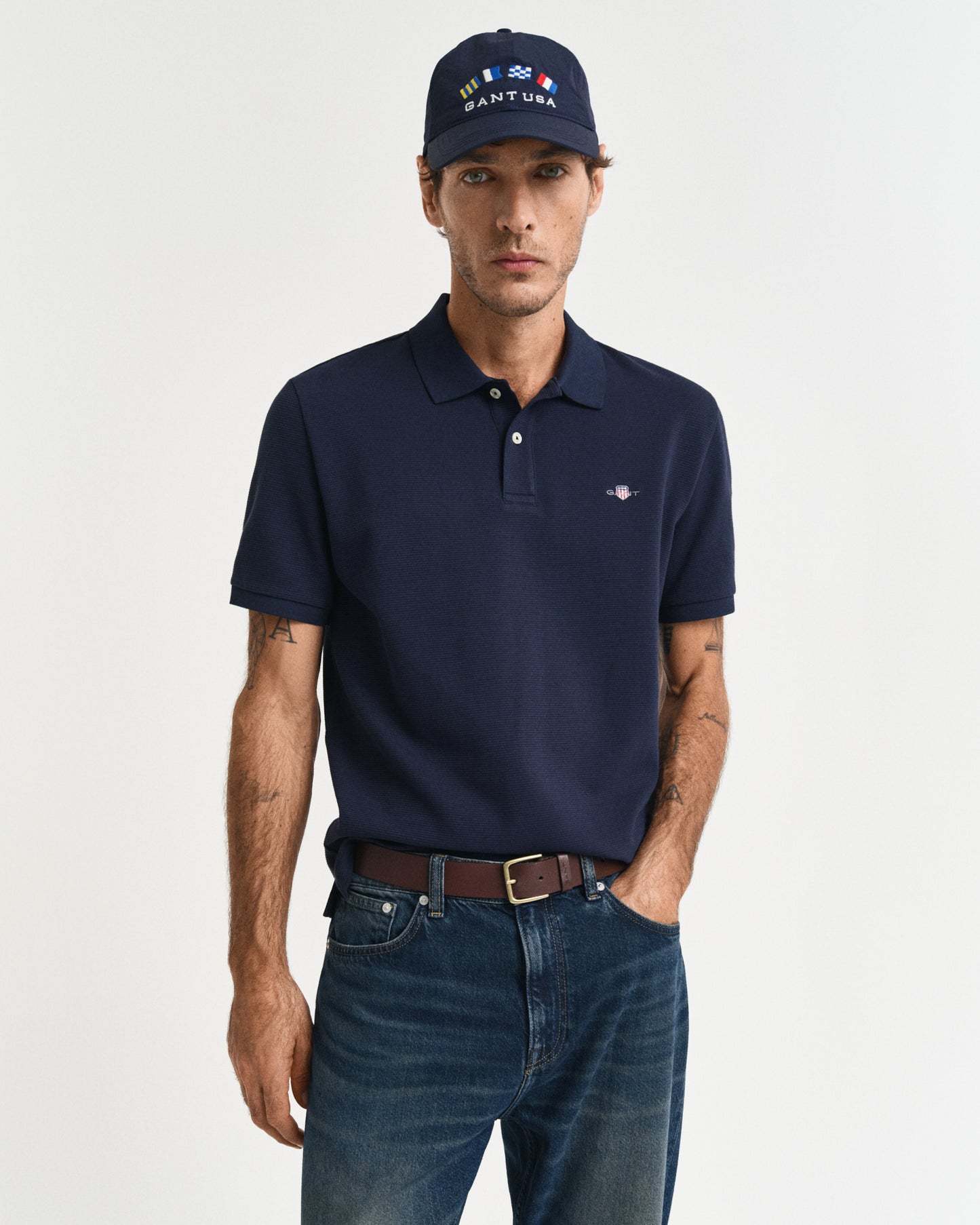 EVENING BLUE, TEXTURED POLO, FRONT-VIEW BY GANT AU.