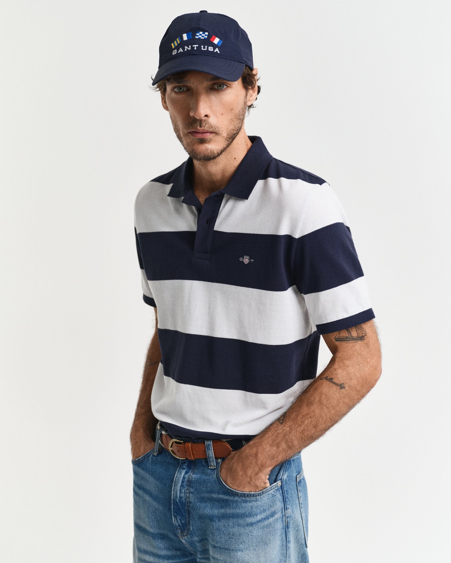 EVENING BLUE, BLOCK STRIPE POLO, FRONT-VIEW BY GANT AU.