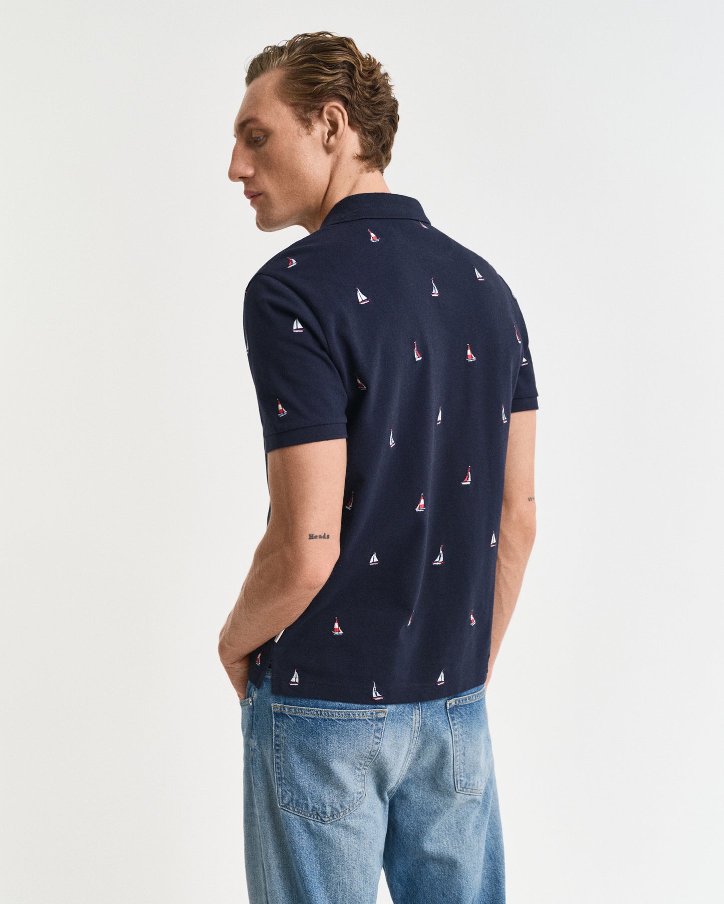 EVENING BLUE, EMBROIDERED GRAPHIC POLO, BACK-VIEW BY GANT AU.