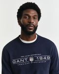EVENING BLUE, GRAPHIC C-NECK SWEAT, CLOSE-UP BY GANT AU.