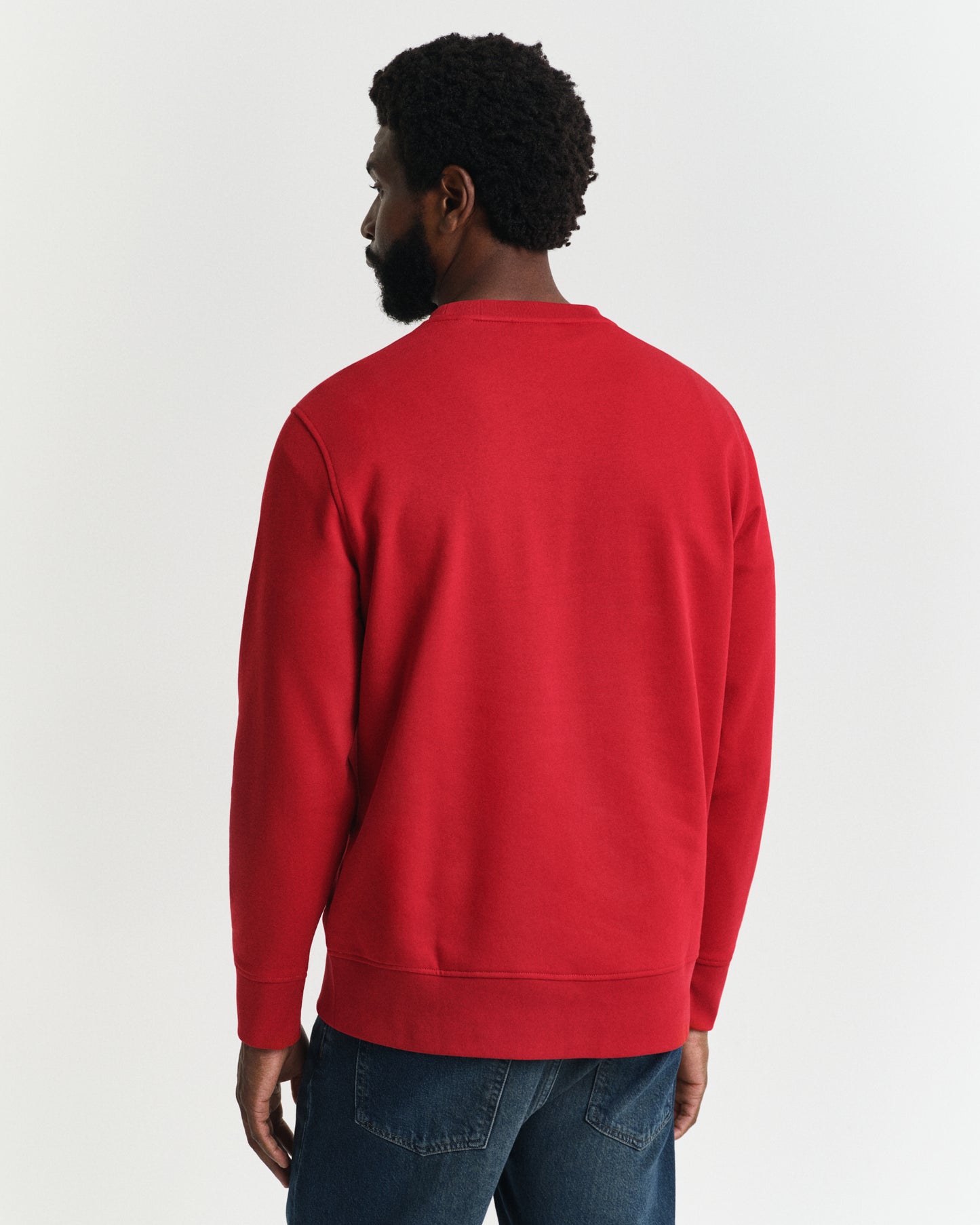 RUBY RED, GRAPHIC C-NECK SWEAT, BACK-VIEW BY GANT AU.