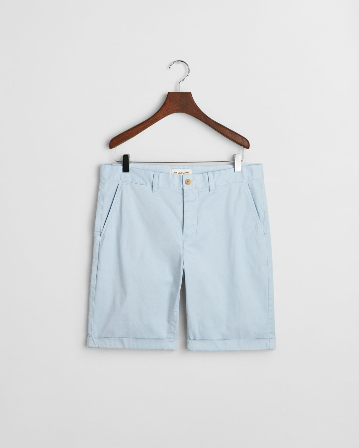 FRESH BLUE, REG SUNFADED CHINO SHORTS, FLAT-LAY BY GANT AU.