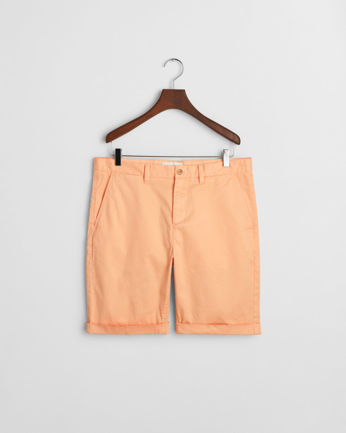 PEACHY ORANGE, REG SUNFADED CHINO SHORTS, FLAT-LAY BY GANT AU.