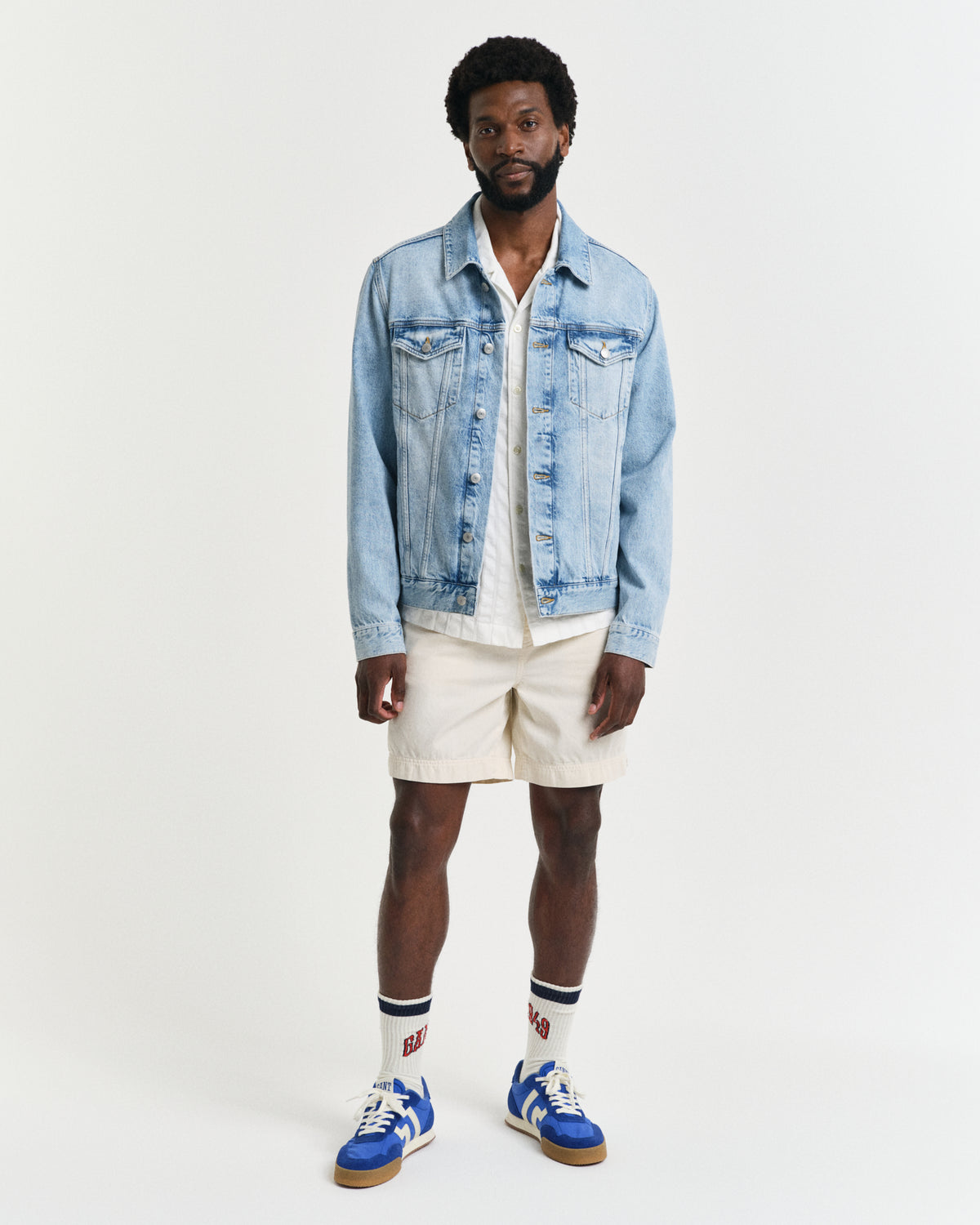 CREAM, REG SUNFADED DS SHORTS BY GANT AU.