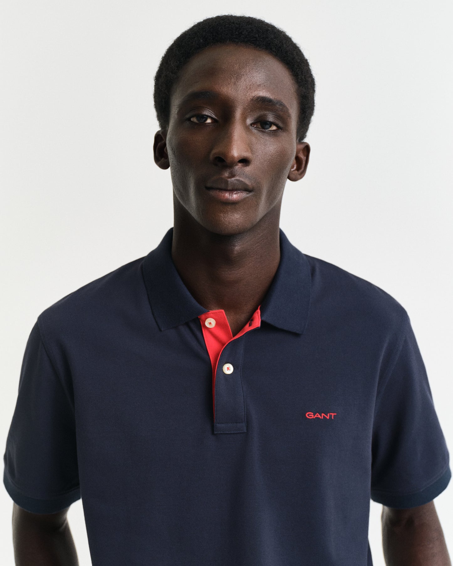 EVENING BLUE, REG CONTRAST PIQUE SS POLO, CLOSE-UP BY GANT AU.