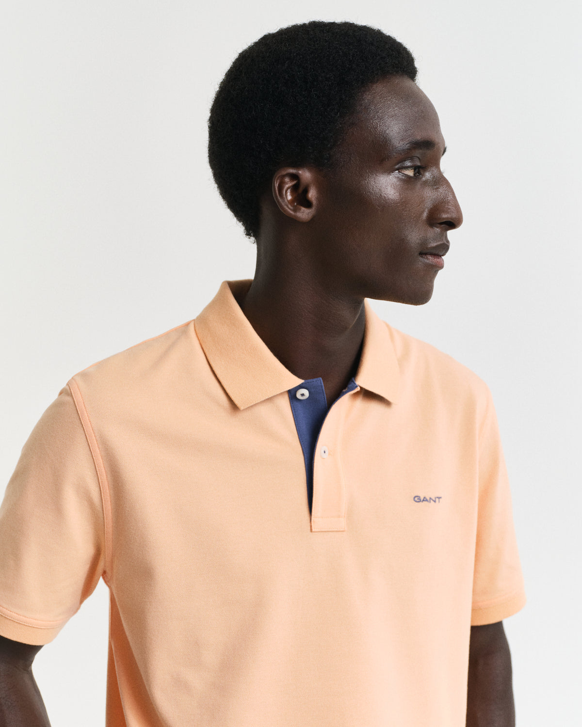 PEACHY ORANGE, REG CONTRAST PIQUE SS POLO, CLOSE-UP BY GANT AU.