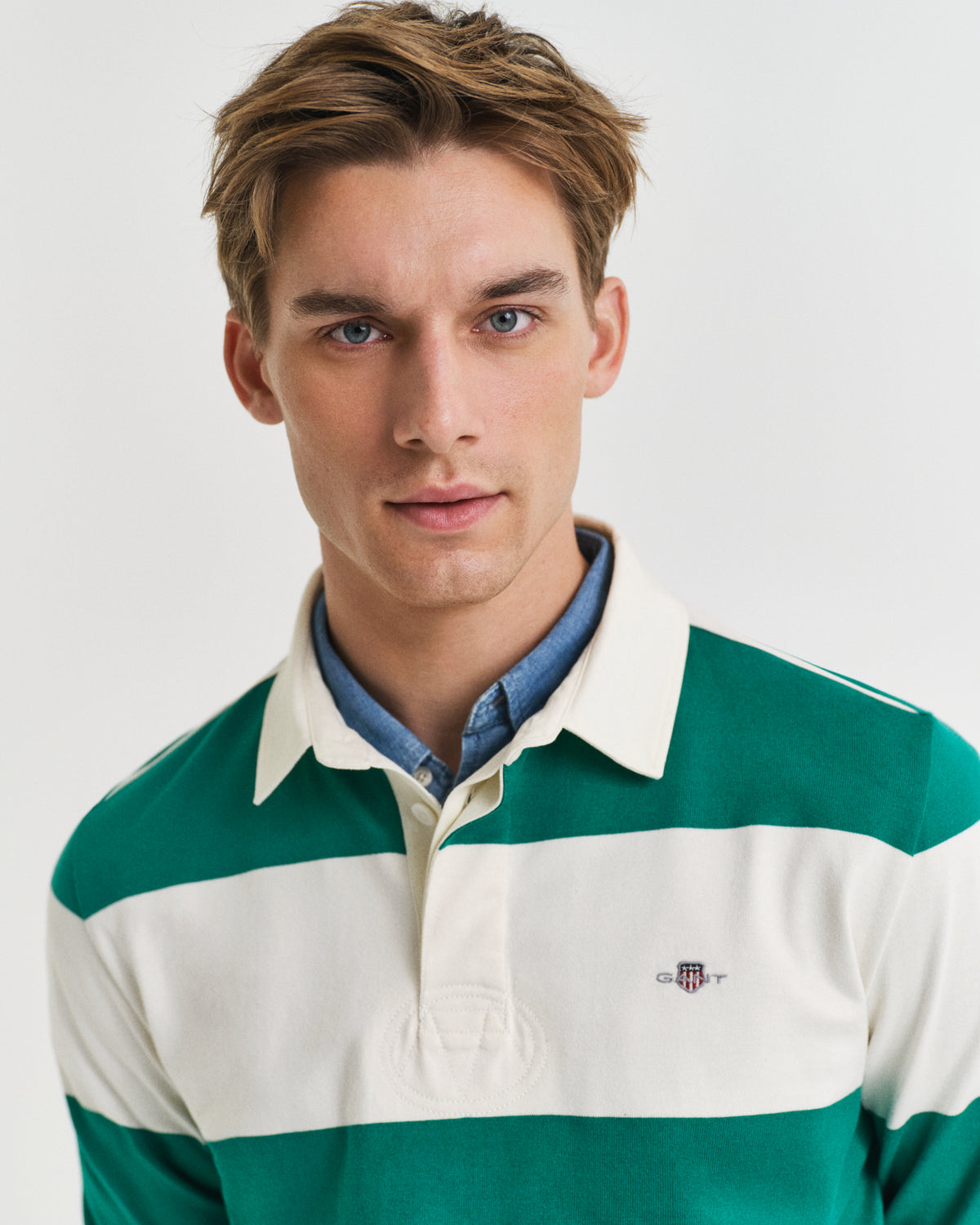 MODEL WEARING BARSTRIPE RUGGER