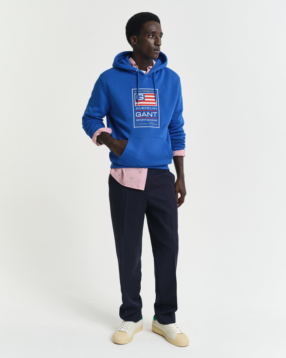 LAPIS BLUE, GRAPHIC SWEAT HOODIE BY GANT AU.