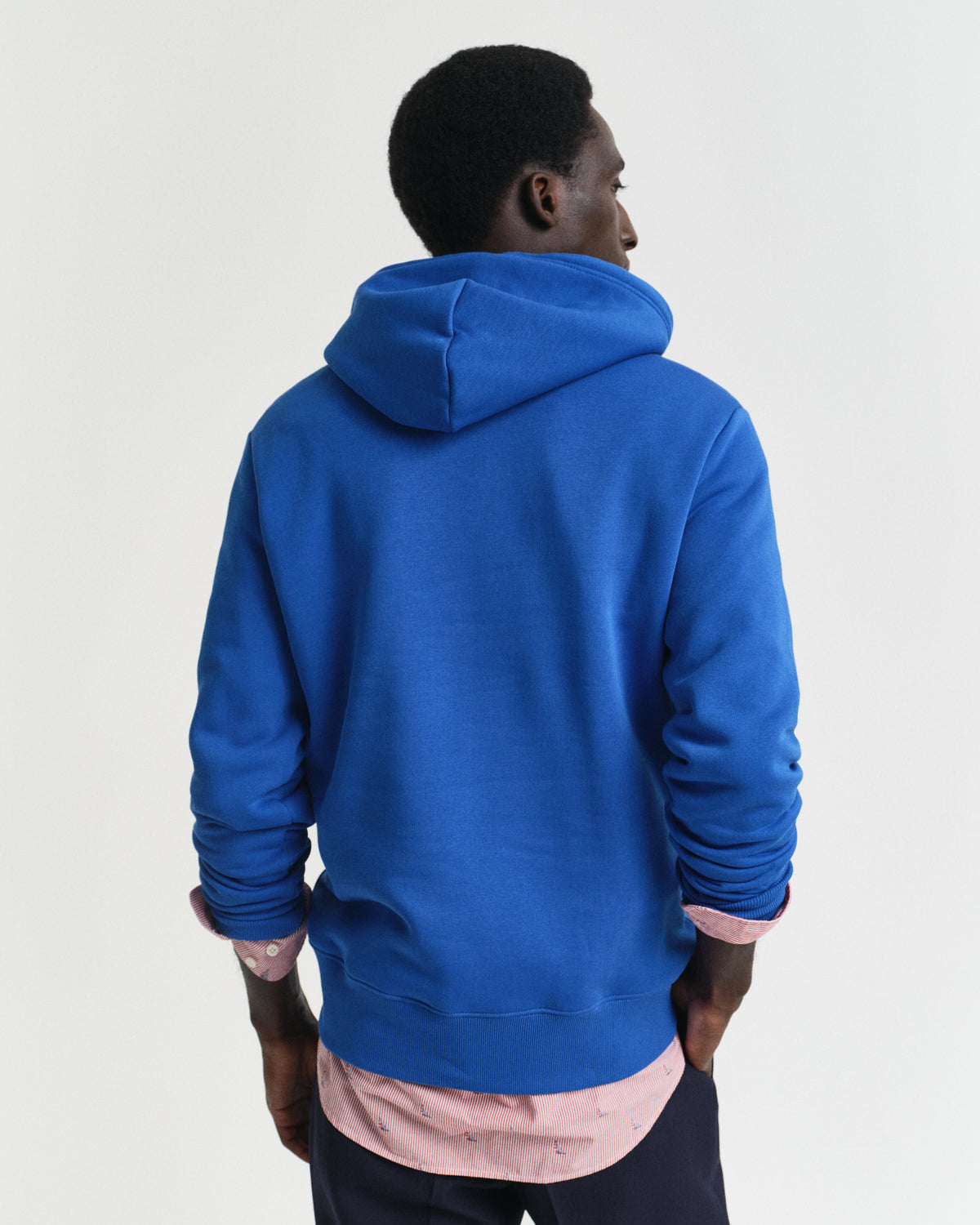LAPIS BLUE, GRAPHIC SWEAT HOODIE, BACK-VIEW BY GANT AU.