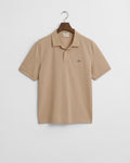 DRY SAND, REG SHIELD SS PIQUE POLO, FLAT-LAY BY GANT AU.