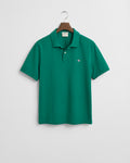 DEEP GREEN, REG SHIELD SS PIQUE POLO, FLAT-LAY BY GANT AU.