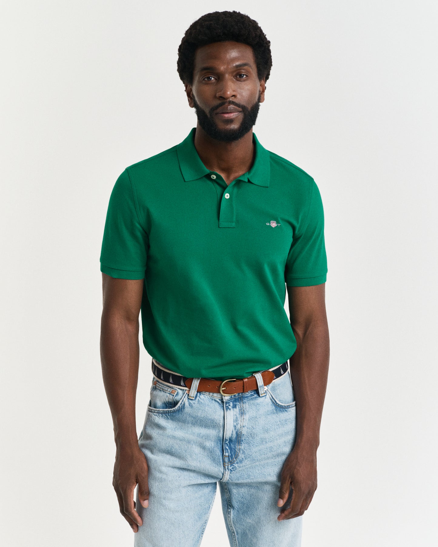 DEEP GREEN, REG SHIELD SS PIQUE POLO, FRONT-VIEW BY GANT AU.