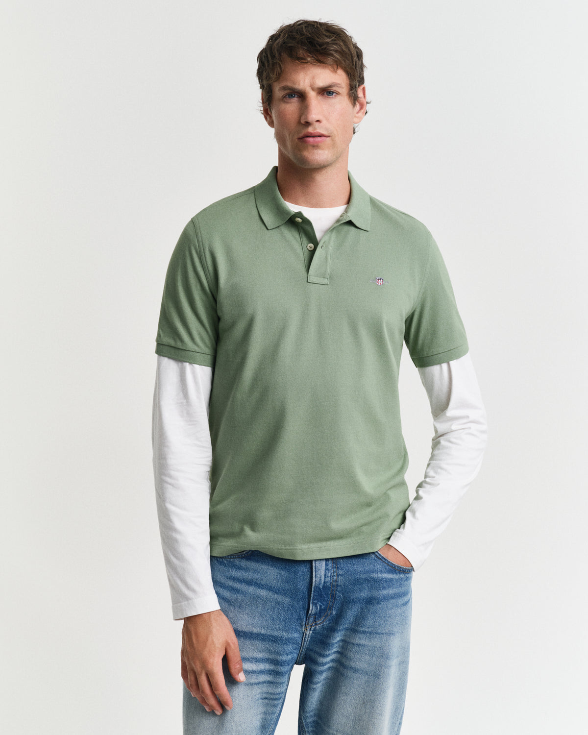 KALAMATA GREEN, REG SHIELD SS PIQUE POLO, FRONT-VIEW BY GANT AU.