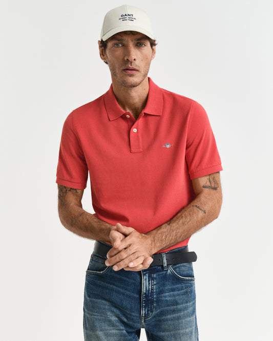 BRICK RED, REG SHIELD SS PIQUE POLO, FRONT-VIEW BY GANT AU.