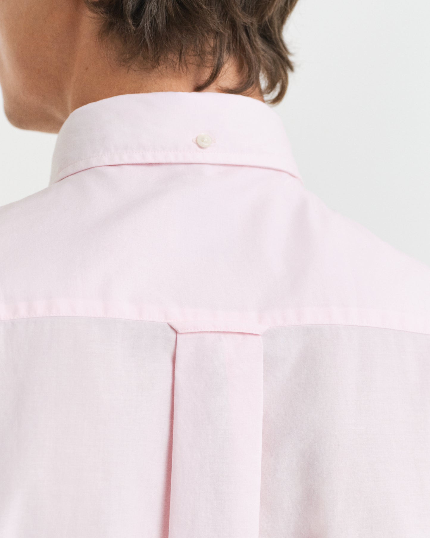MODEL WEARING REG CLASSIC POPLIN SHIRT