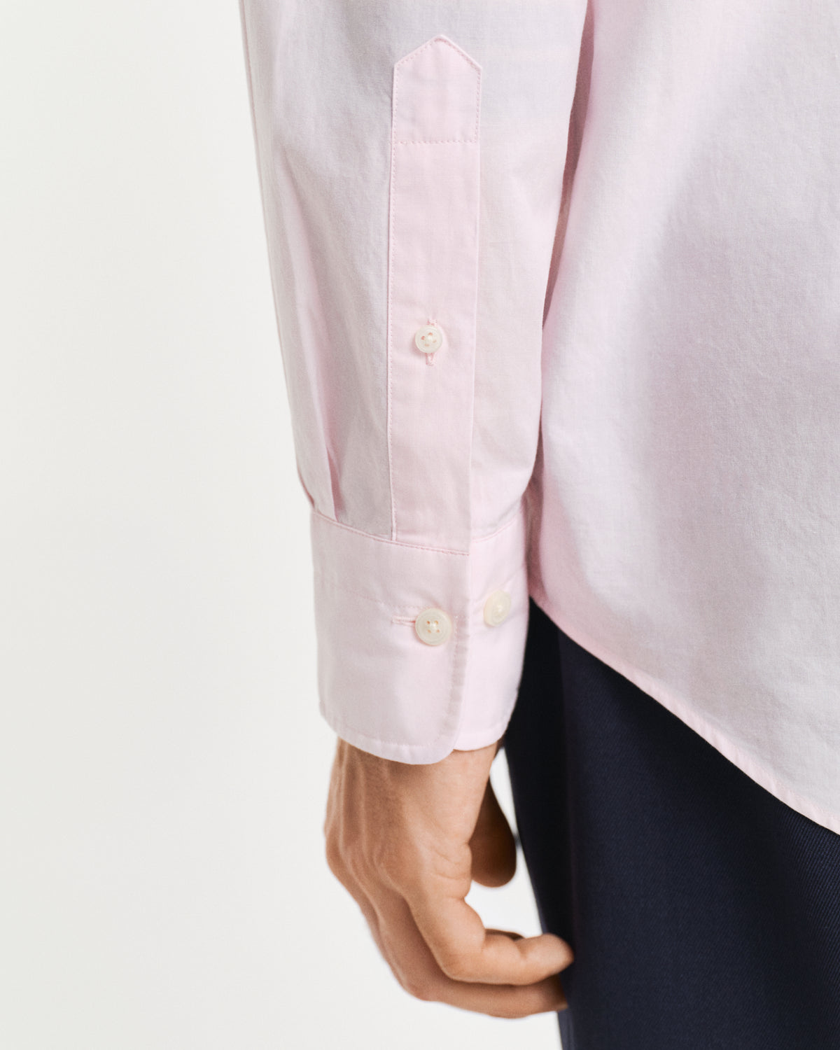 LIGHT PINK, REG CLASSIC POPLIN SHIRT, CLOSE-UP BY GANT AU.