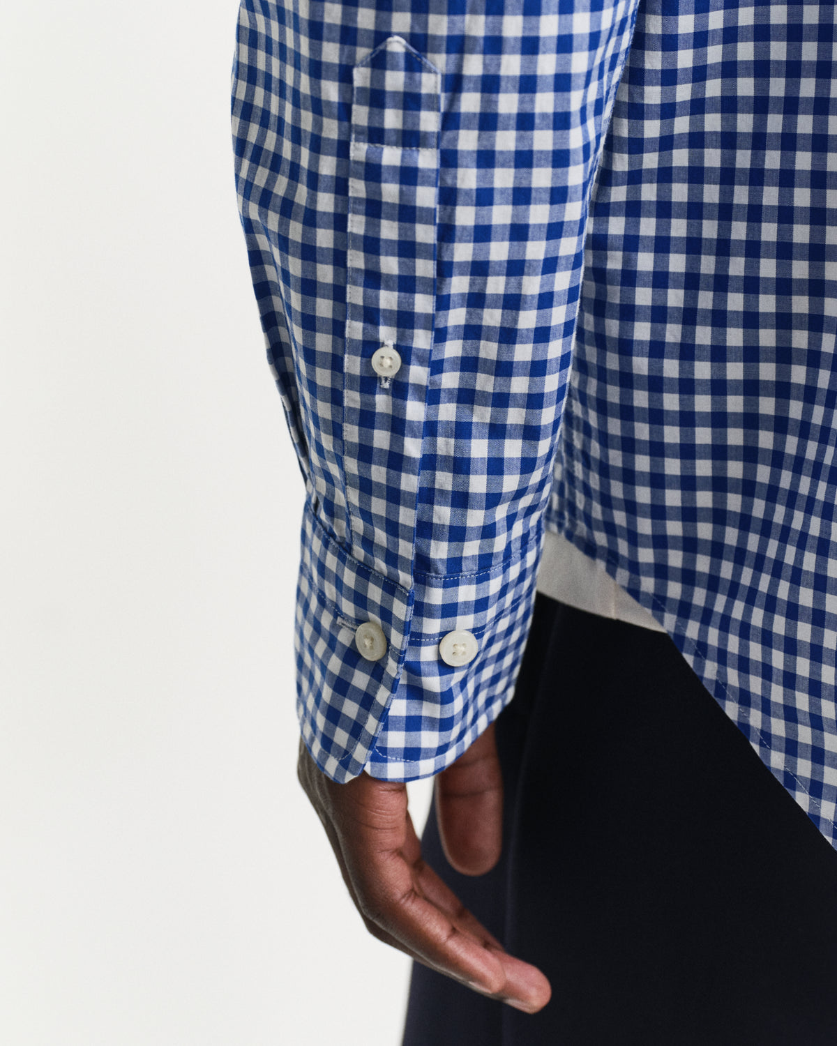 COLLEGE BLUE, REG CLASSIC POPLIN GINGHAM SHIRT, CLOSE-UP BY GANT AU.