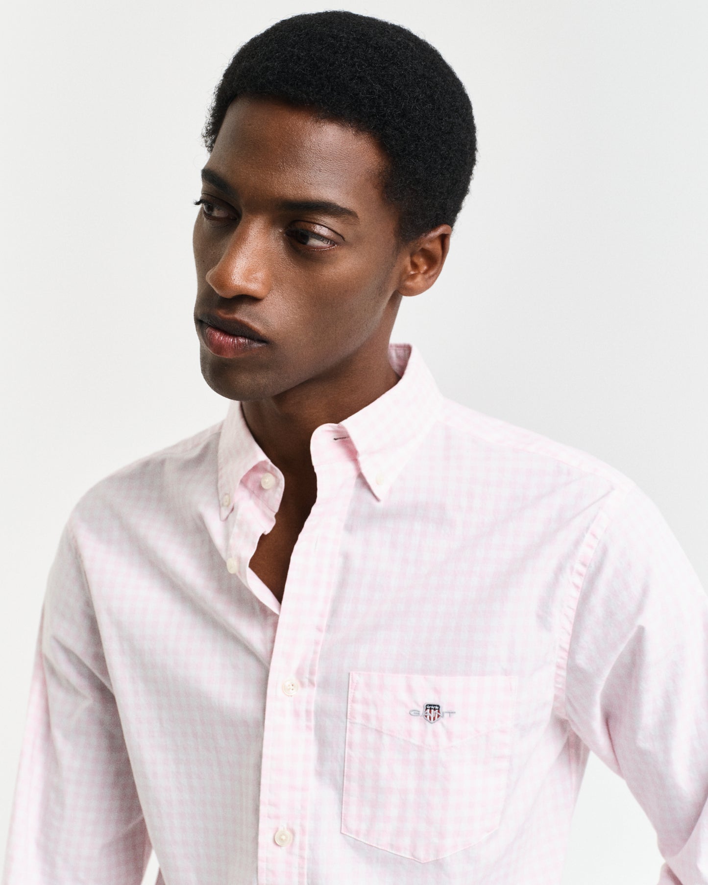 LIGHT PINK, REG CLASSIC POPLIN GINGHAM SHIRT, CLOSE-UP BY GANT AU.