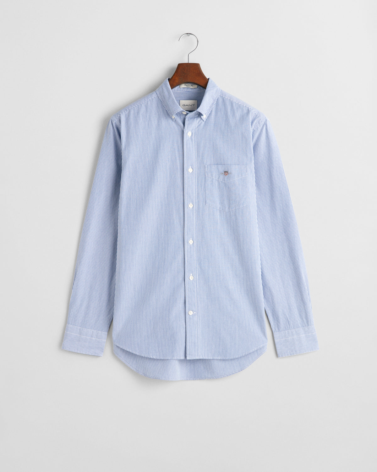 COLLEGE BLUE, REG CLASSIC POPLIN BANKER SHIRT, FLAT-LAY BY GANT AU.