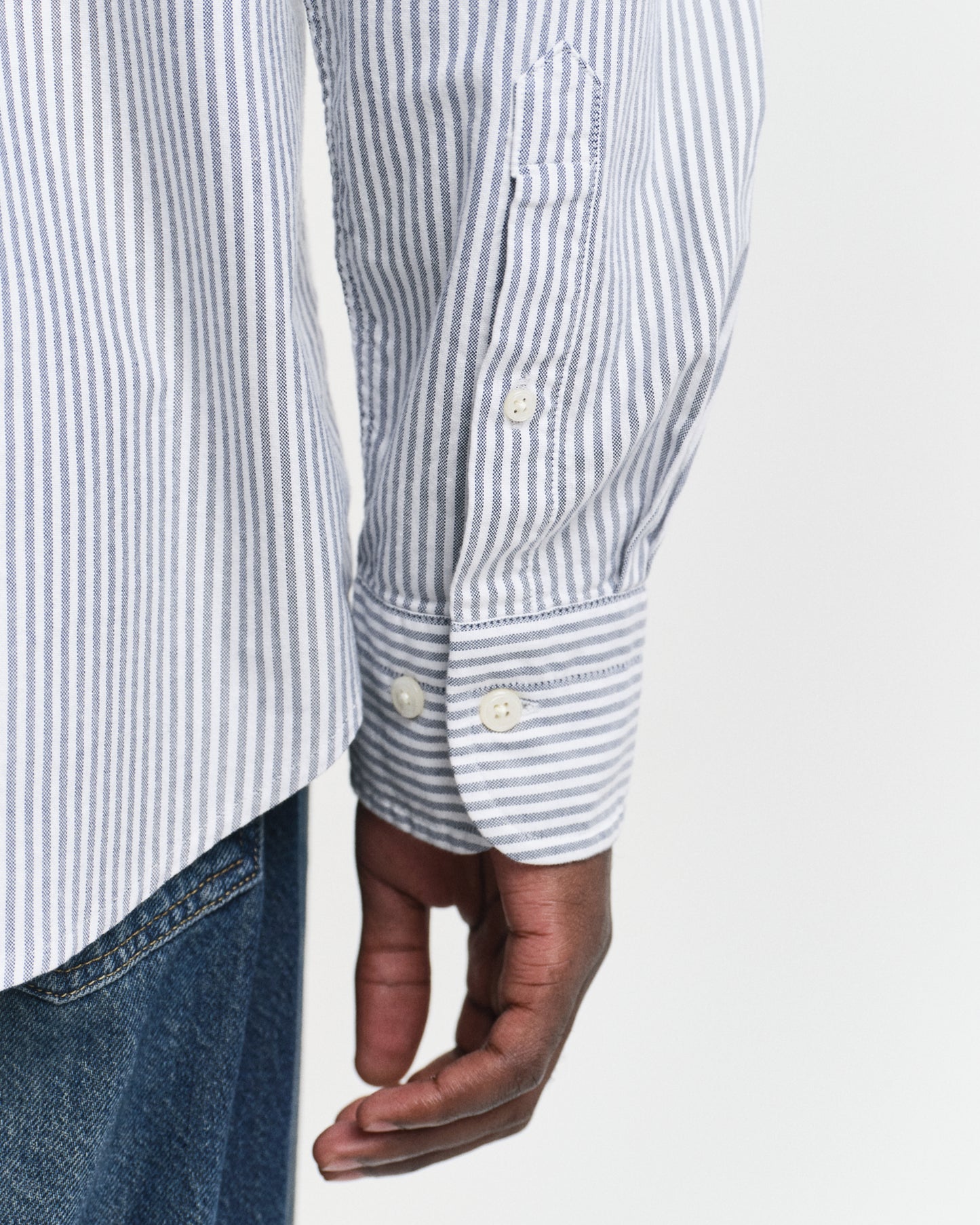 PERSIAN BLUE, REG CLASSIC OXFORD STRIPE SHIRT, CLOSE-UP BY GANT AU.