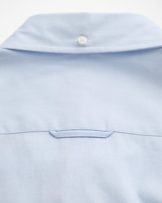 LIGHT BLUE, SLIM PINPOINT OXFORD SHIRT, CLOSE-UP BY GANT AU.