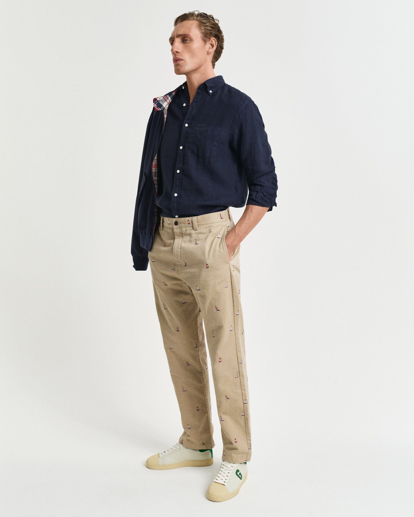 EVENING BLUE, REG GMNT DYED LINEN SHIRT BY GANT AU.