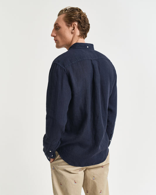 EVENING BLUE, REG GMNT DYED LINEN SHIRT, BACK-VIEW BY GANT AU.