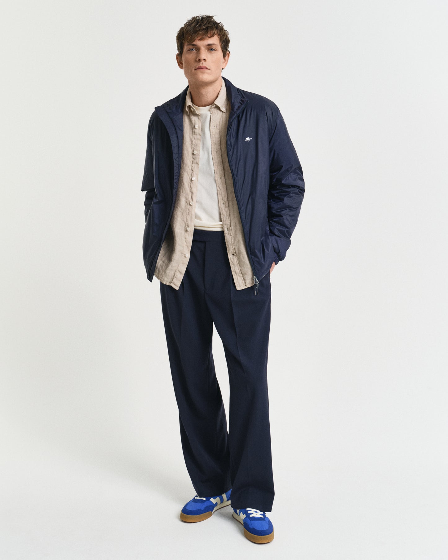 DRY SAND, REG GMNT DYED LINEN SS SHIRT BY GANT AU.