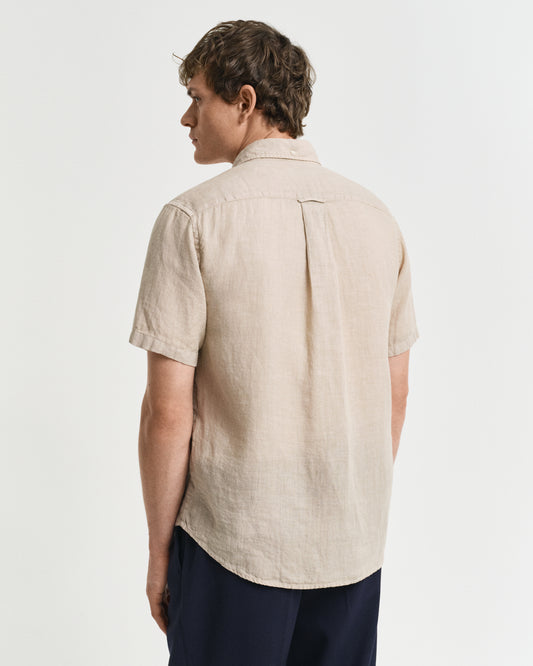 DRY SAND, REG GMNT DYED LINEN SS SHIRT, BACK-VIEW BY GANT AU.
